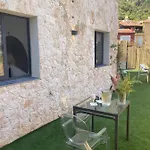 Un Coin De Paradis Avec Vue Et Jardin *