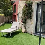 Un Coin De Paradis Avec Vue Et Jardin