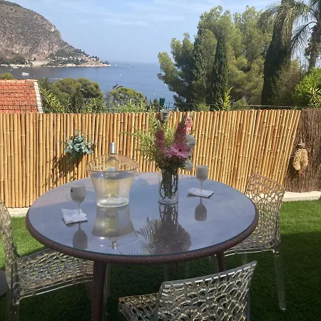Un Coin De Paradis Avec Vue Et Jardin *