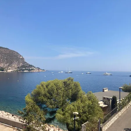 Un Coin De Paradis Avec Vue Et Jardin
