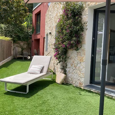 Un Coin De Paradis Avec Vue Et Jardin